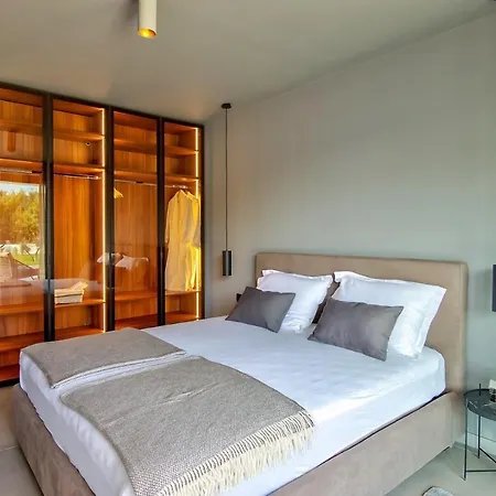 #1 ヴィラ ロヴィンスコ・セロ