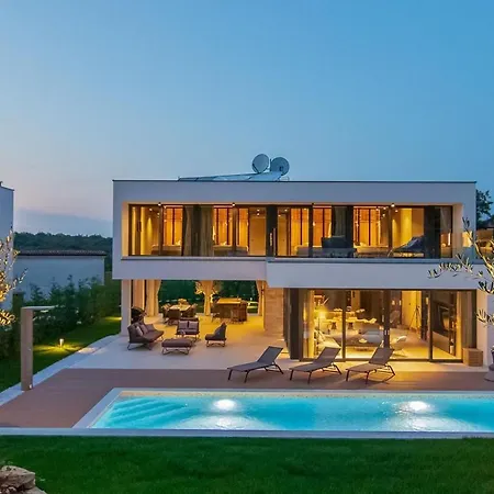 #1 ヴィラ ロヴィンスコ・セロ